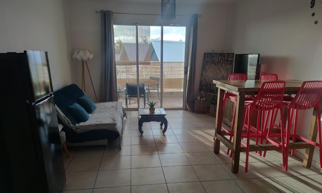 Appartamento Location saisonnière meublée F2 St Leu face océan à 1 min plage Saint-Leu Esterno foto